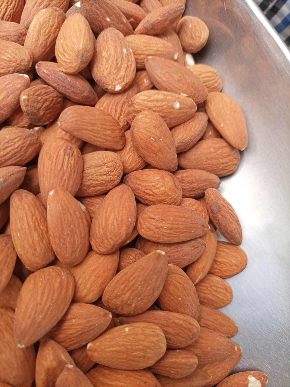 JB - Almonds - Maghaz (Shelled) - Badaam - A Quality - 1kg