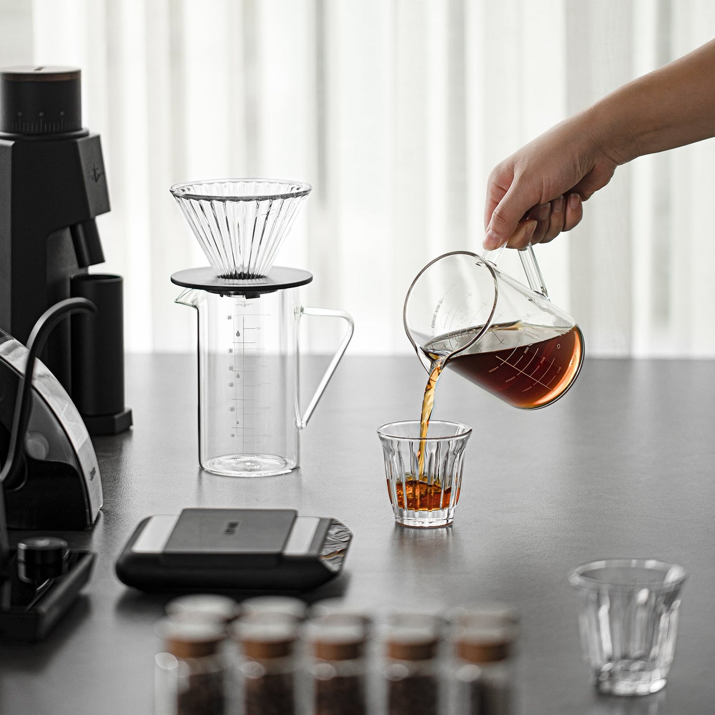 Coffee Cartel - MHW3 Bomber - Coffee Server-360ml - Glass - G5099