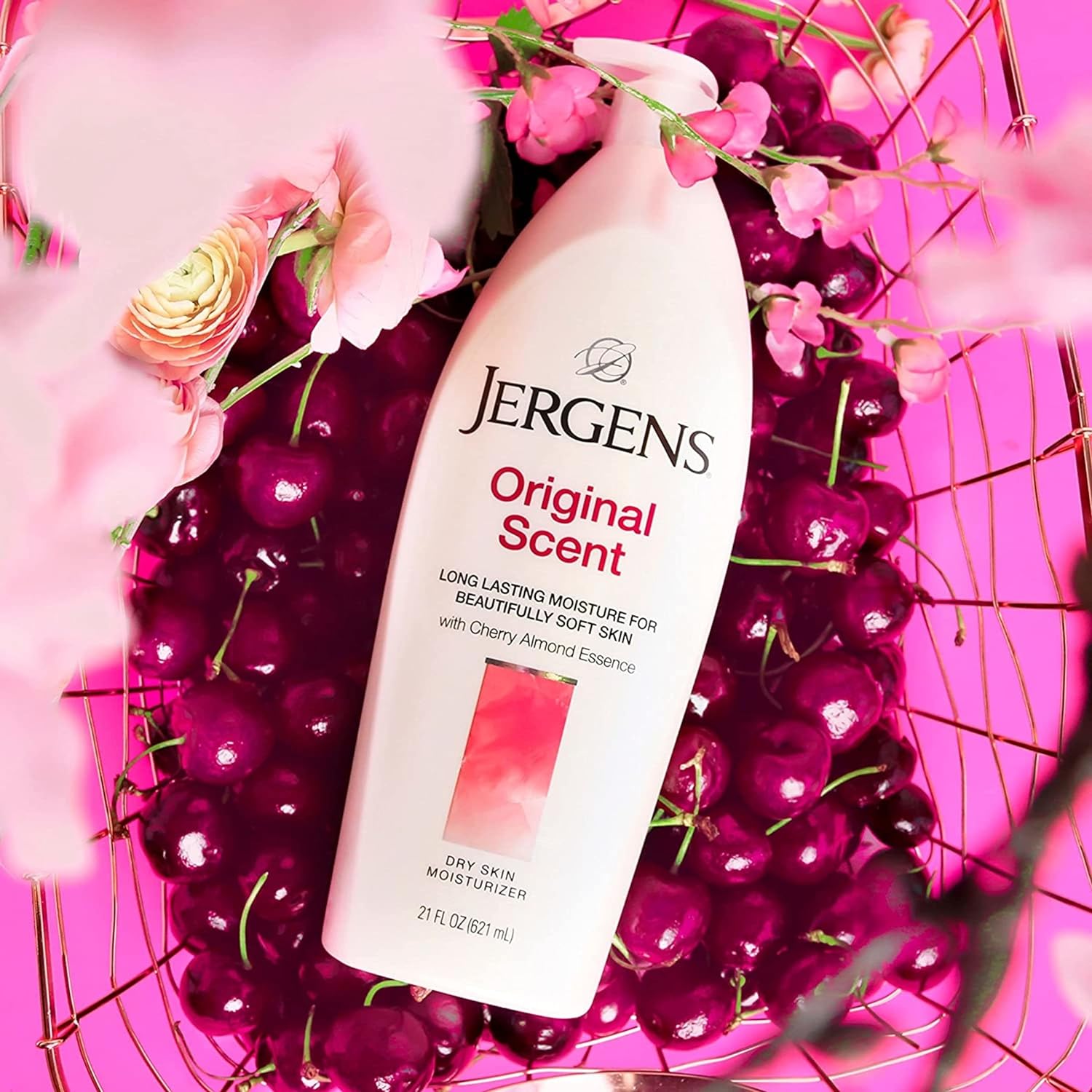 Jergens® - Original Scent - Moisturizer - Cherry Almond Essence - 600 ML